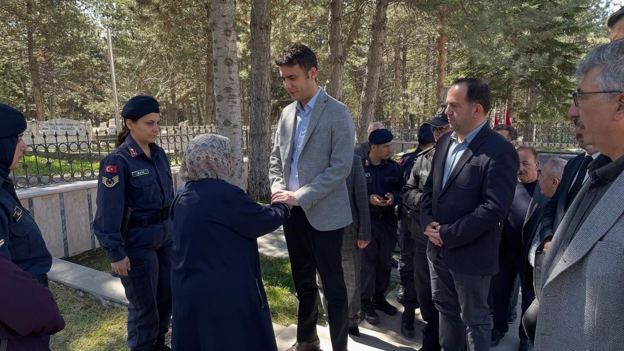 Kastamonulu Şehit Jandarma Er Kabri Başında Dualarla Anıldı (2)