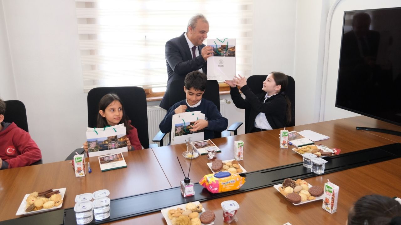 Kastamonu’nun Ilçesinde Çocuklar Mecliste Söz Aldı, Hayallerini Anlattı (3)