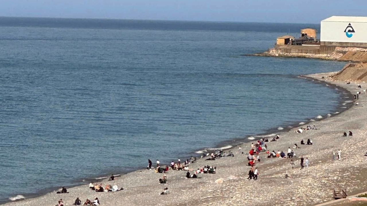 Kastamonu’nun Ilçesinde Güneşi Gören Sahile Koştu (1)