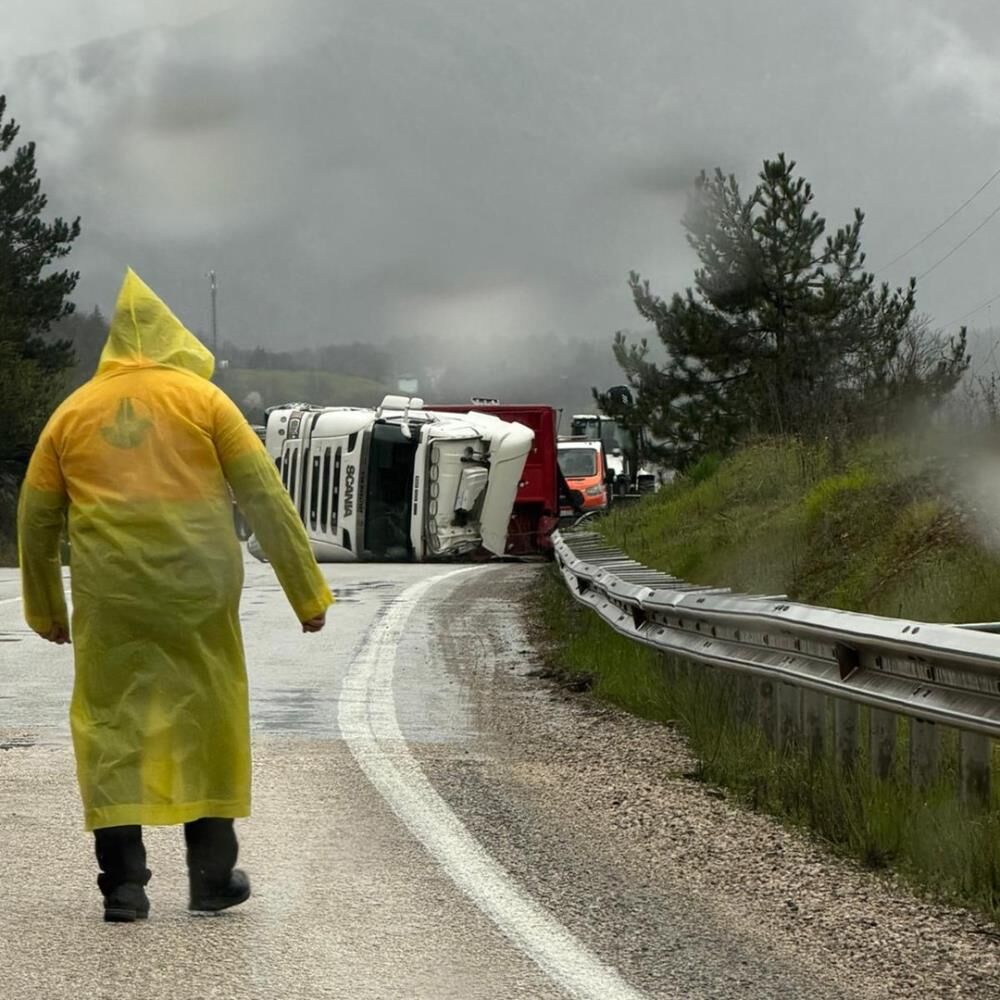 Kömür Yüklü Tır Devrildi (1)