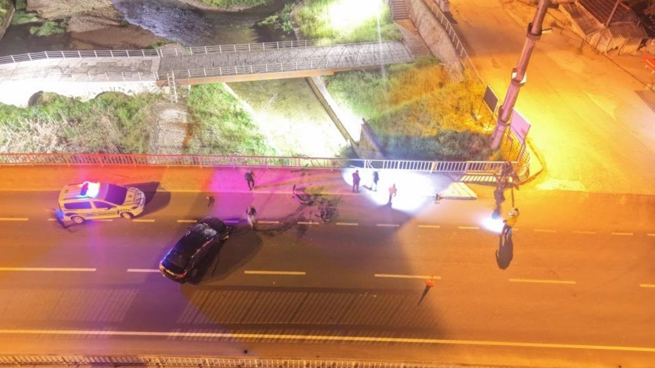 Köprüde Feci Kaza Otomobil Hurdaya Döndü, 3 Kişi Yaralandı (2)