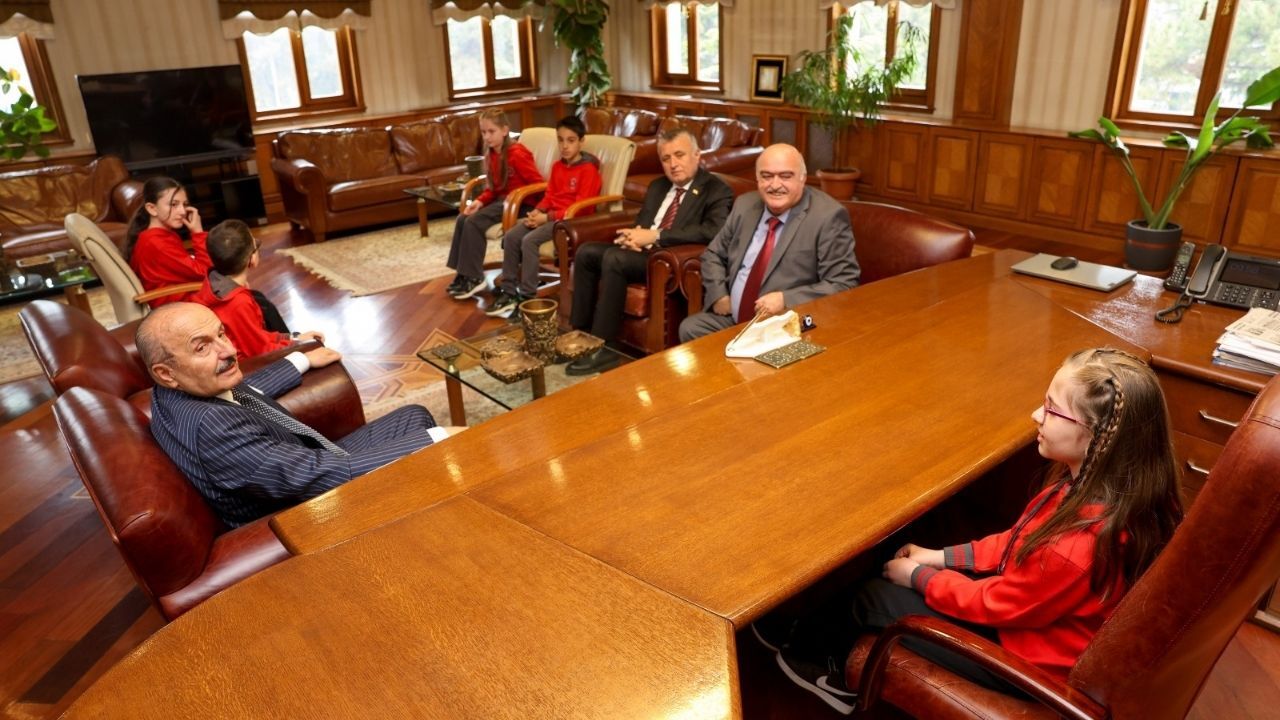 Minik Başkanlar Taşköprü’de Söz Aldı Hayaller Belediyede Konuşuldu (2)