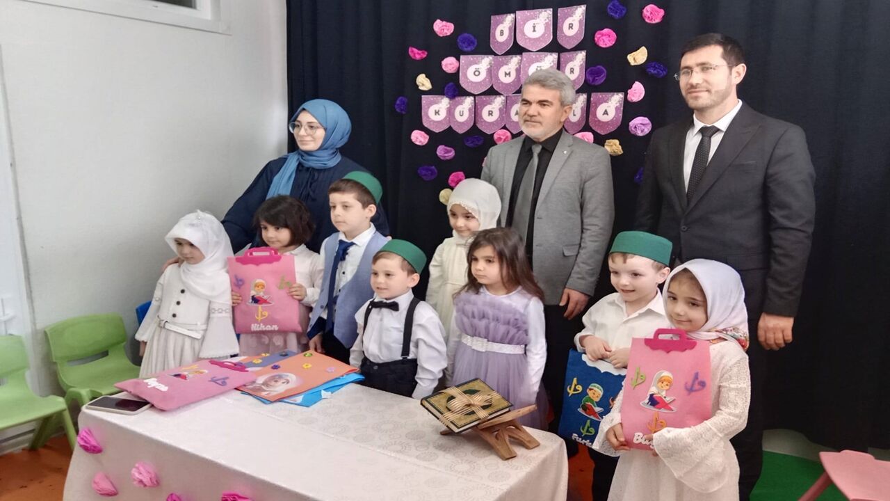 Minik Öğrenci Kuranı Kerim (2)