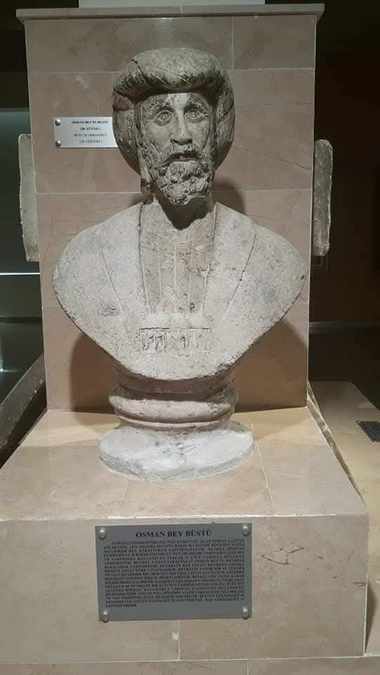 Osmanlı Padişahlarının Taştan Heykelleri Ya Da Portreleri Var Mı (2)