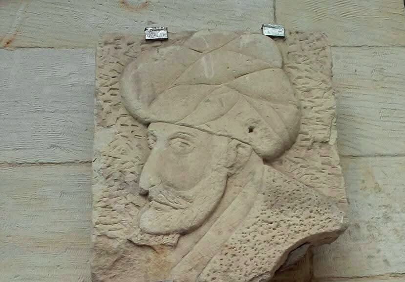 Osmanlı Padişahlarının Taştan Heykelleri Ya Da Portreleri Var Mı (3)