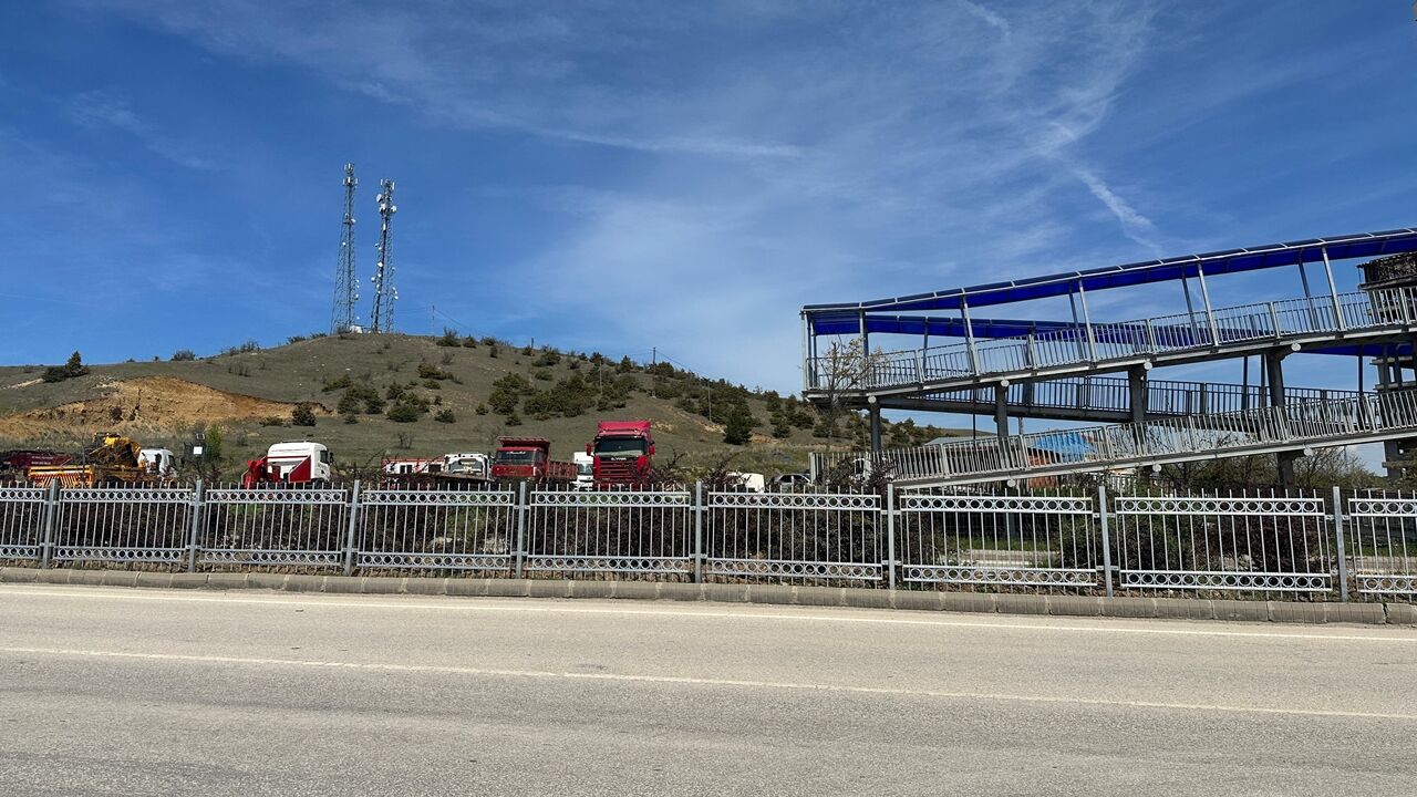 Parmaklıklarla Önlem Alındı (2)