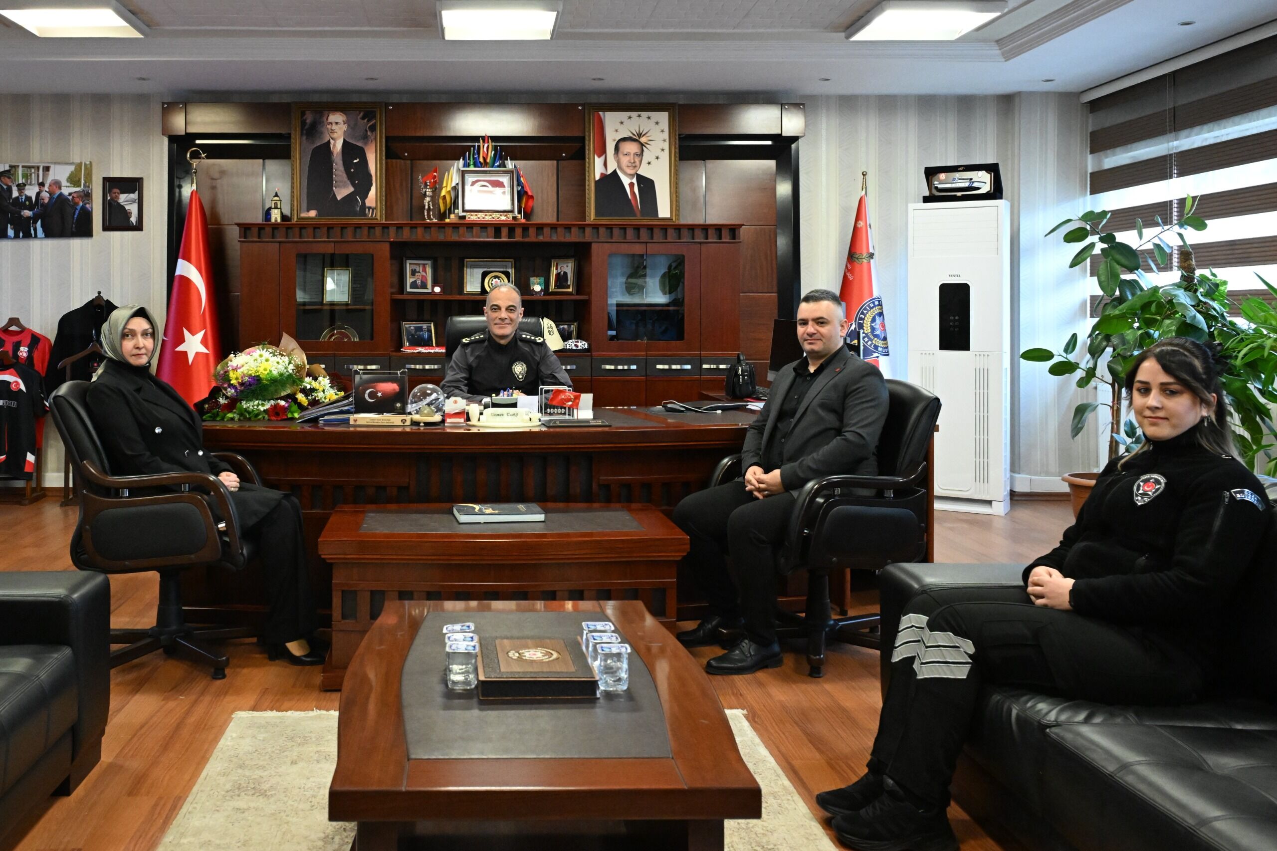 Polis Haftası’nda Emniyet Müdürü Taş’a Anlamlı Ziyaret