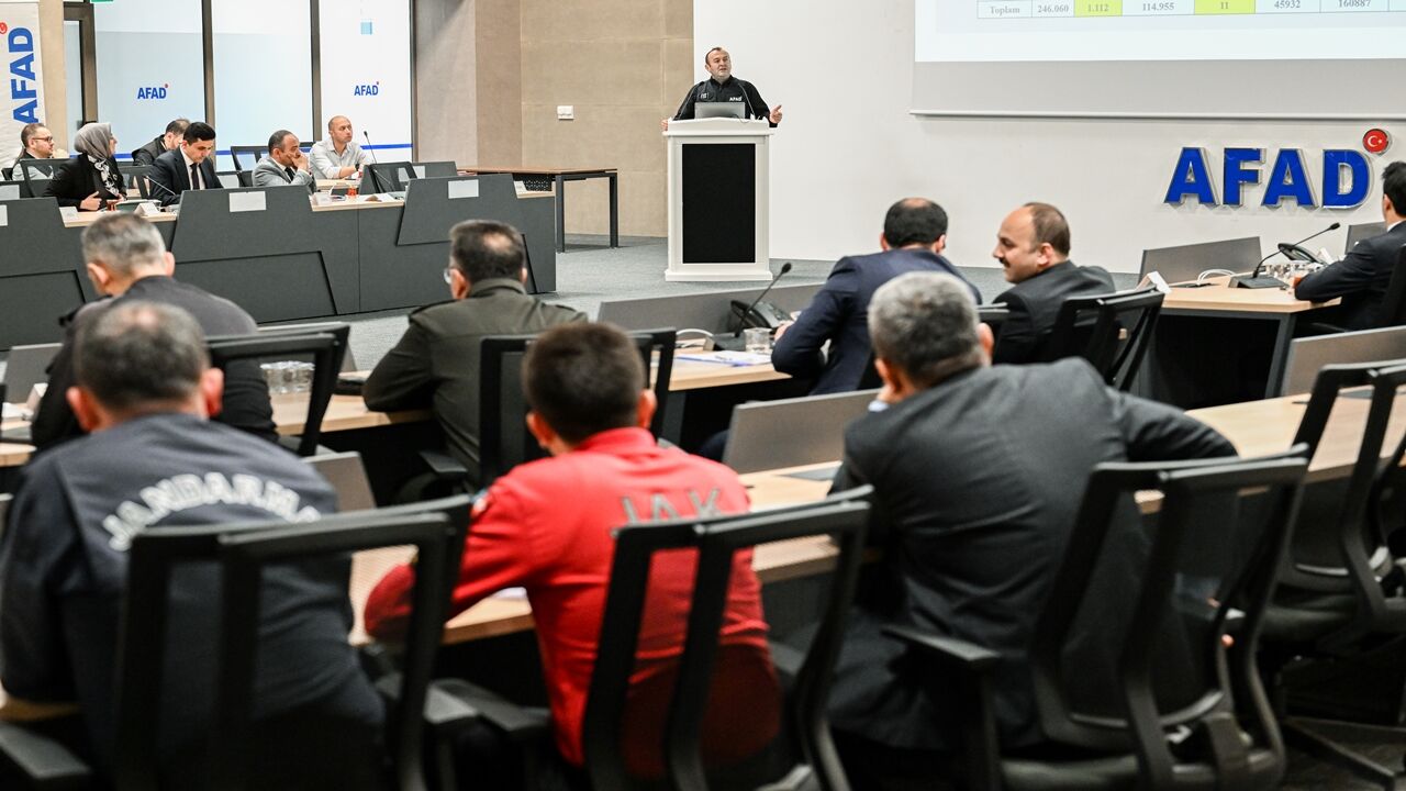 Sığınak Toplantısı (2)