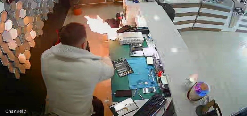 Şişen Batarya Tehlike Saçtı! Bir Anda Bomba Gibi Patladı Alev Aldı! 2