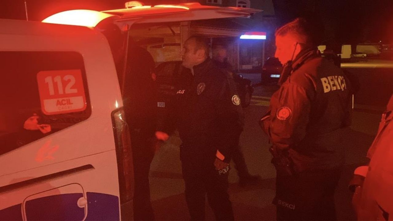 Sokak Ortasında Eşiyle Tartıştı Şikayet Sonrası Gözaltına Alındı (2)