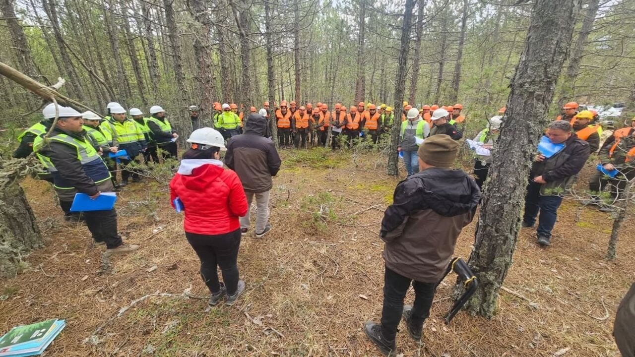 Taşköprü De Ormancılar Sahada (2)