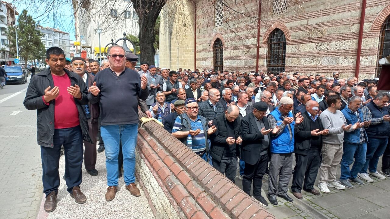 Taşköprü Gıyabi Cenaze Namazı Kılındı (1)
