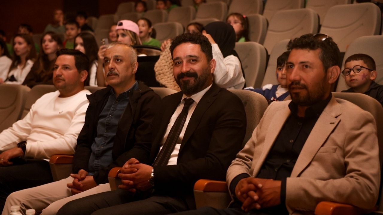 Taşköprü Myo Öğrencileri Minikler Için Sahneye Çıktı (2)