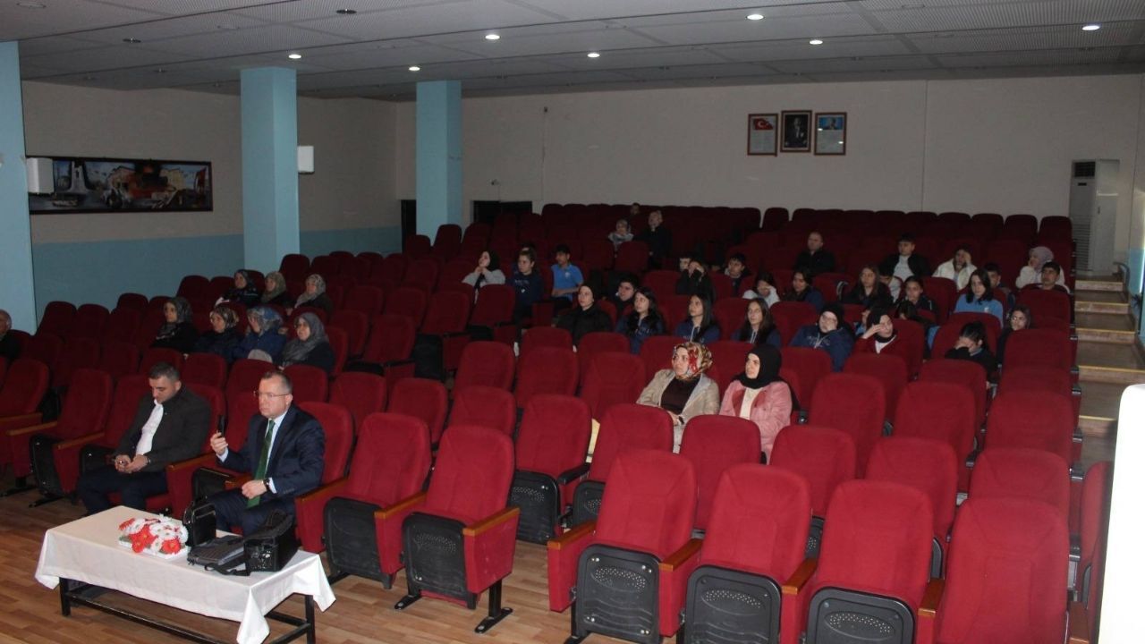 Taşköprü’de Aile Vurgusu “Aile Son Kalemiz” Konferansı Düzenlendi (5)