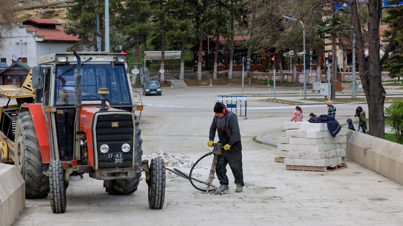 Taşköprü’de Çalışmalar Aralıksız Sürüyor ‘Her Adımda Emek, Her Noktada Hizmet’ (7)