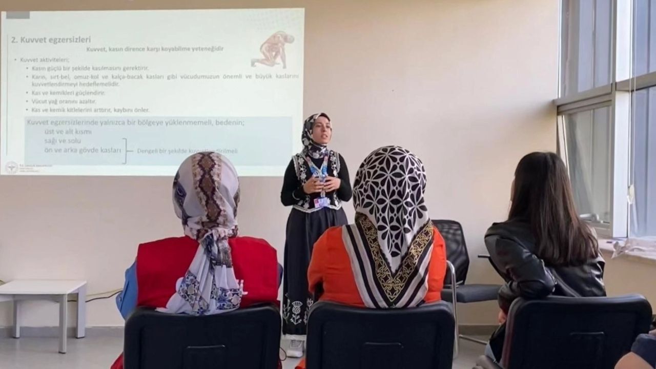 Taşköprü’de Gönüllülere Sağlıklı Yaşam Eğitimi Verildi (1)