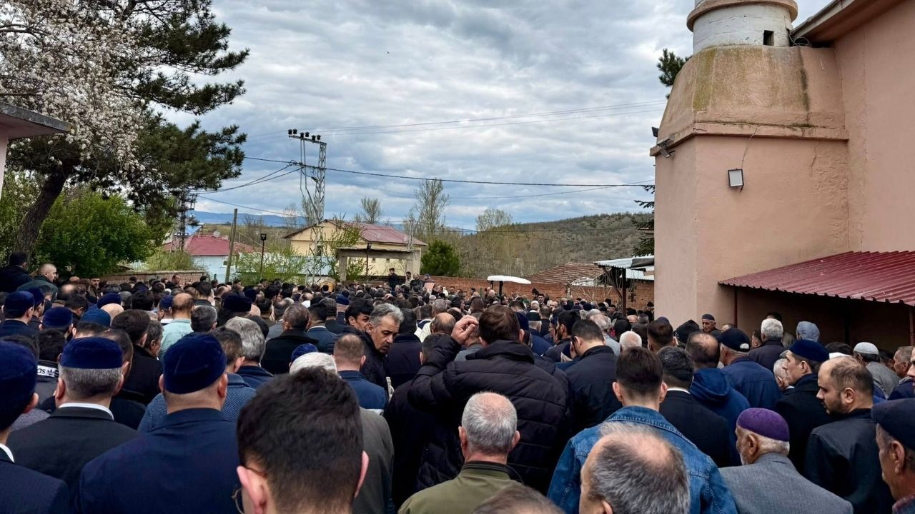 Taşköprü’de Kazada Hayatını Kaybeden Mehmet Altunlu Defnedildi (1)