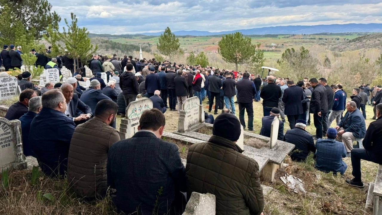 Taşköprü’de Kazada Hayatını Kaybeden Mehmet Altunlu Defnedildi (2)