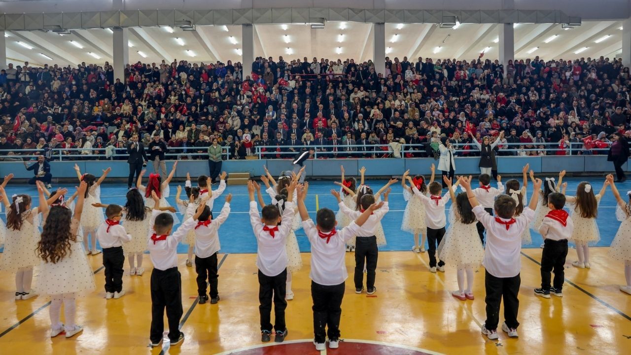 Taşköprü’de Renkli Kutlama 23 Nisan’da Alkışlar Çocuklar Için Yükseldi (7)