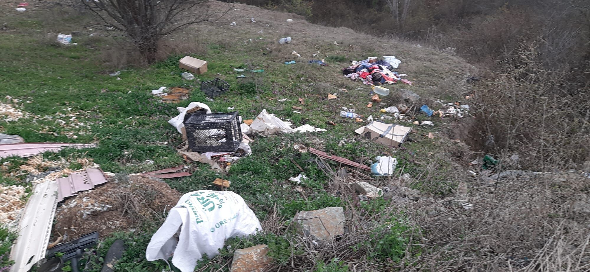 Taşköprü’de Yol Kenarı Çöplüğe Döndü1