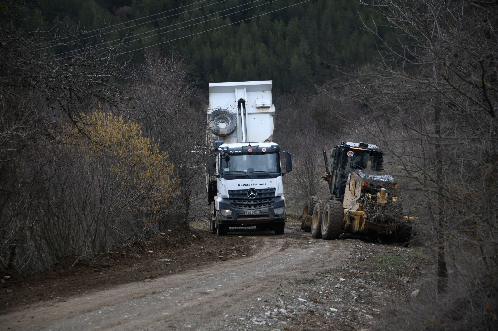 Taşköprü'nün Köyünde Yollar Iyileştiriliyor 44