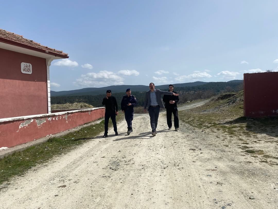 Taşköprü'nün Köyünü Ziyaret Etti Vatandaşların Taleplerini Dinledi 8