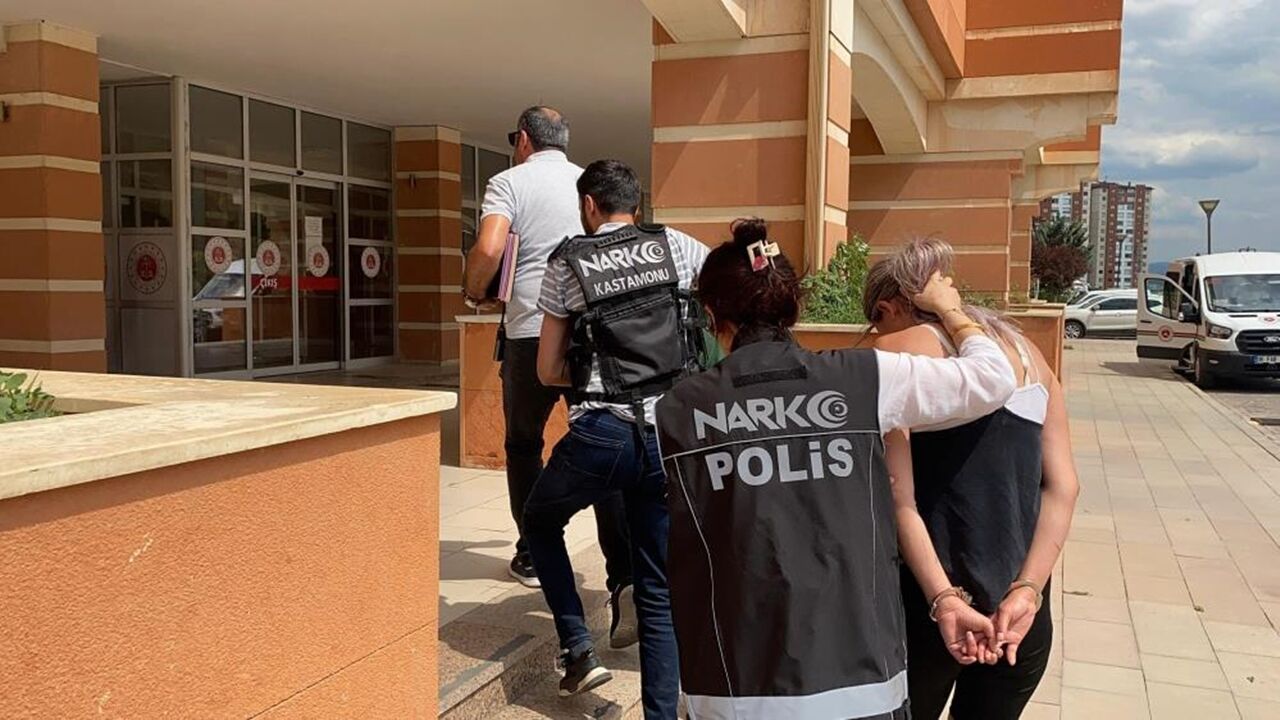 Tek Suçum Kullanmak (2)