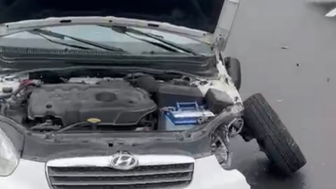 Tem’de Zincirleme Kaza 10 Araç Birbirine Girdi, 6 Kişi Yaralandı (1)