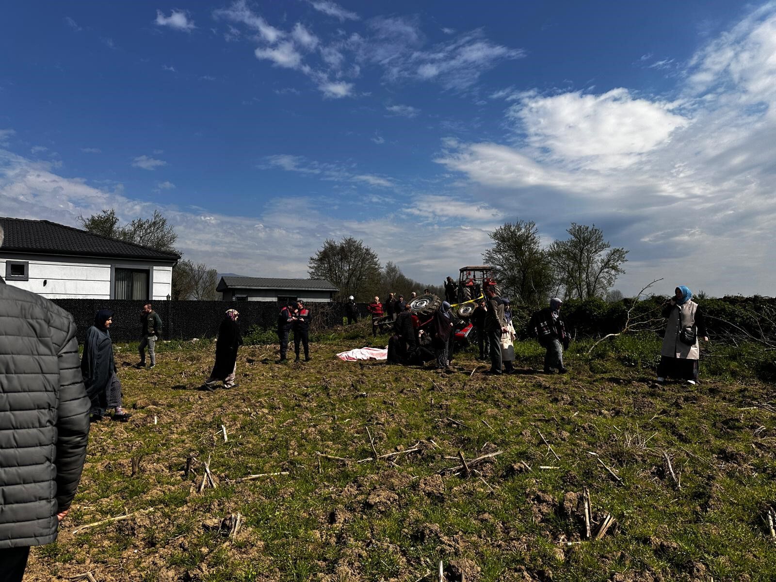 Traktörün Devrilmesi Sonucu Hayatını Kaybetti 6