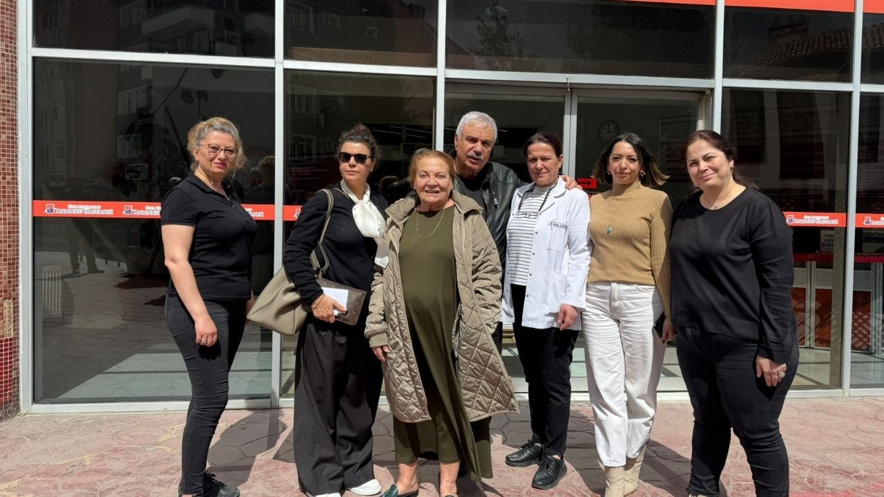 Ünlü Sanatçılar Kastamonu Özel Anadolu Hastanesi’nde Check Up Yaptırdı (1)