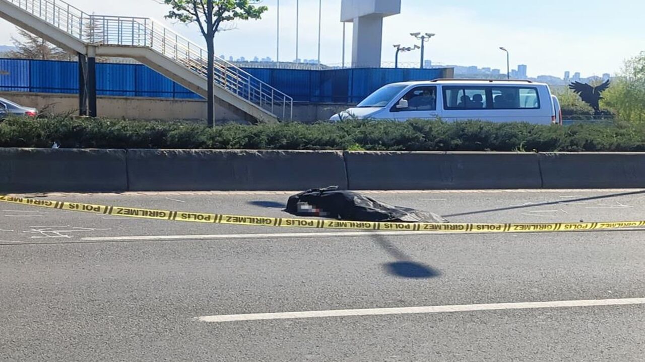 Üst Geçitten Düşen Işçi Hayatını Kaybetti (2)