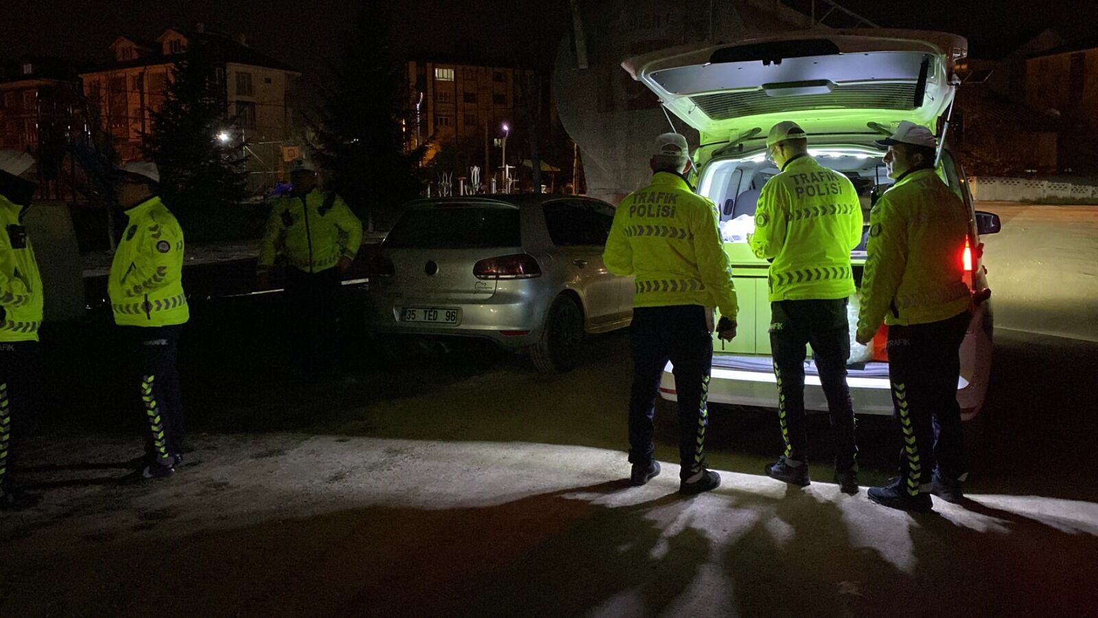 Vatandaşlar Ihbar Etti Araç Trafikten Men Edildi 2