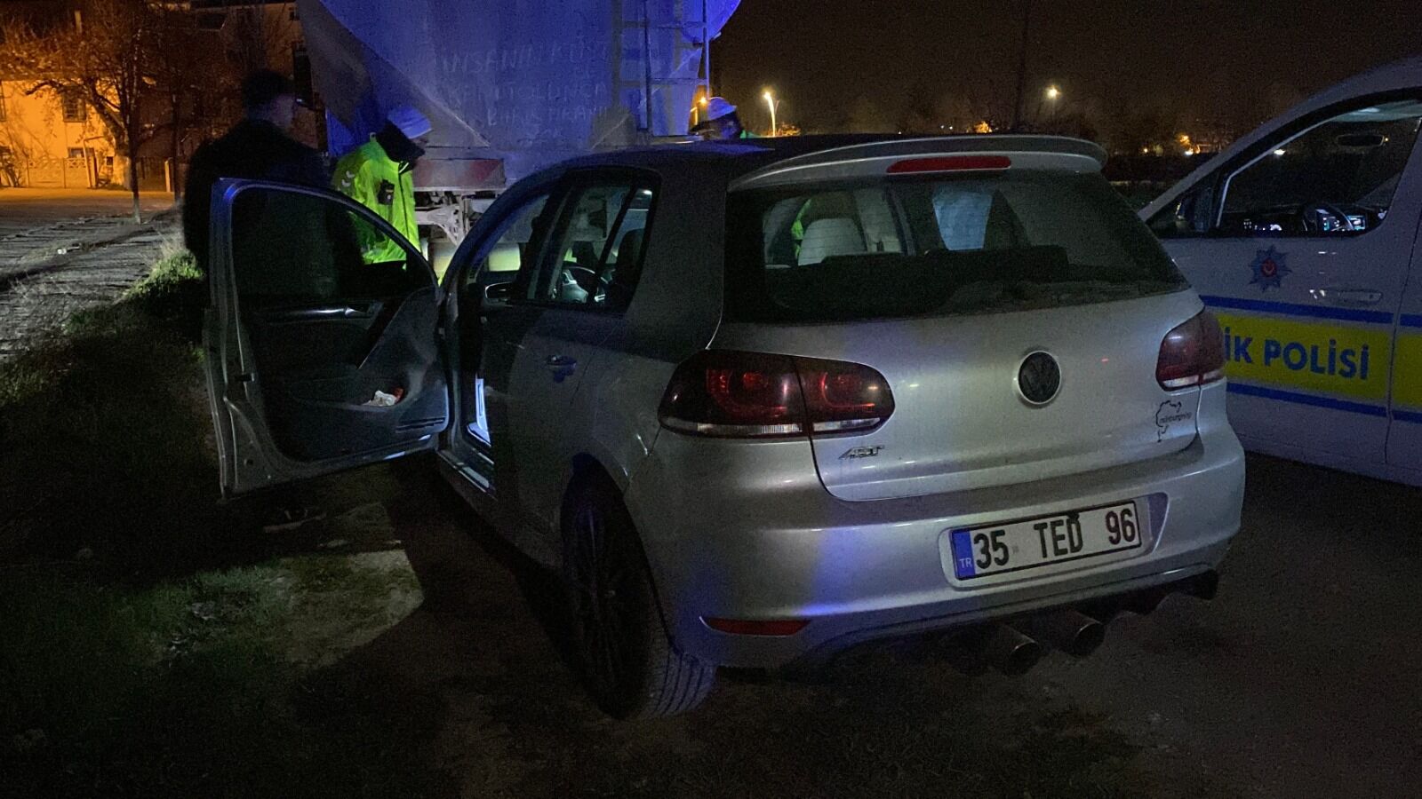 Vatandaşlar Ihbar Etti Araç Trafikten Men Edildi 4