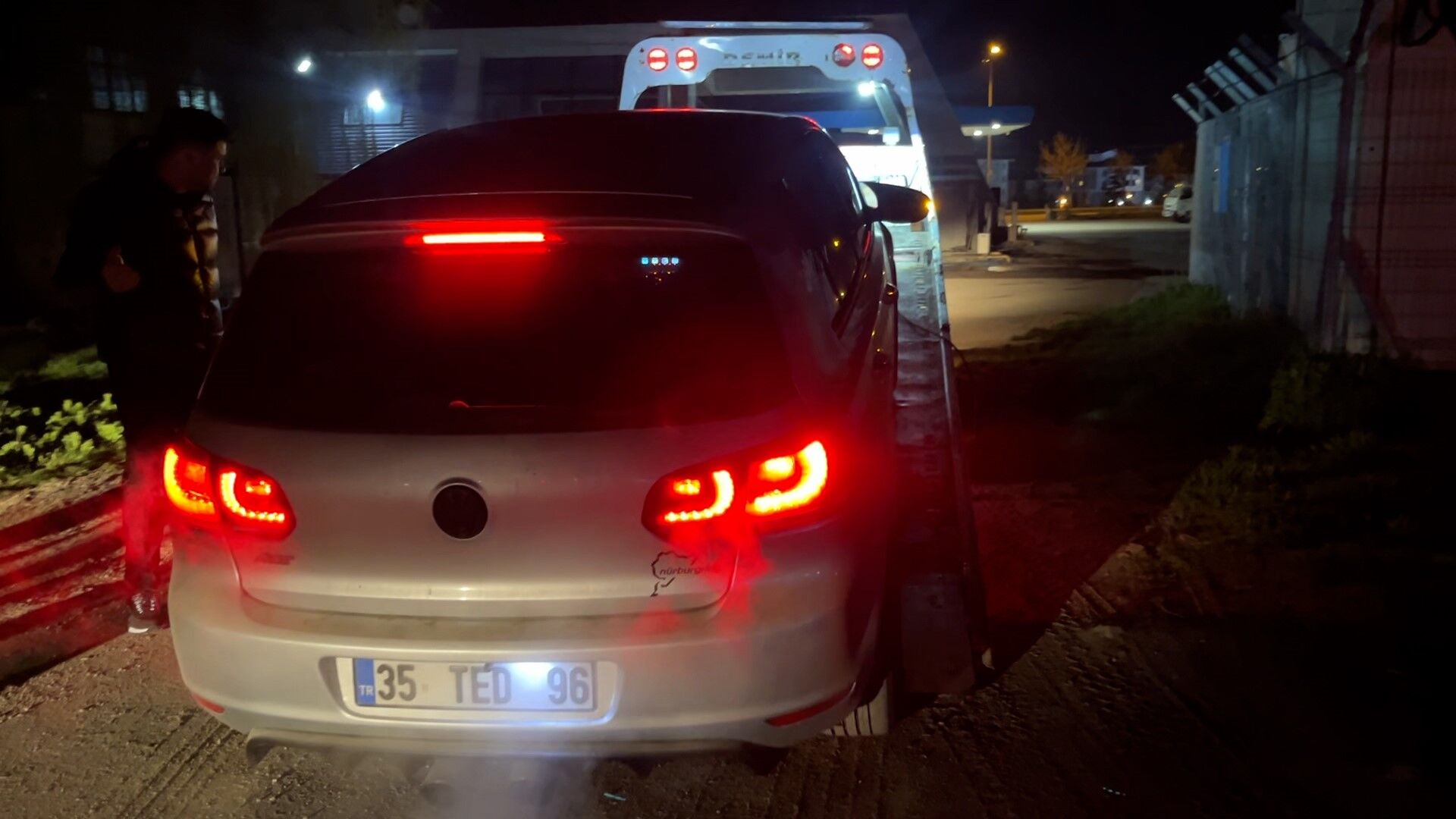 Vatandaşlar Ihbar Etti Araç Trafikten Men Edildi 88888888