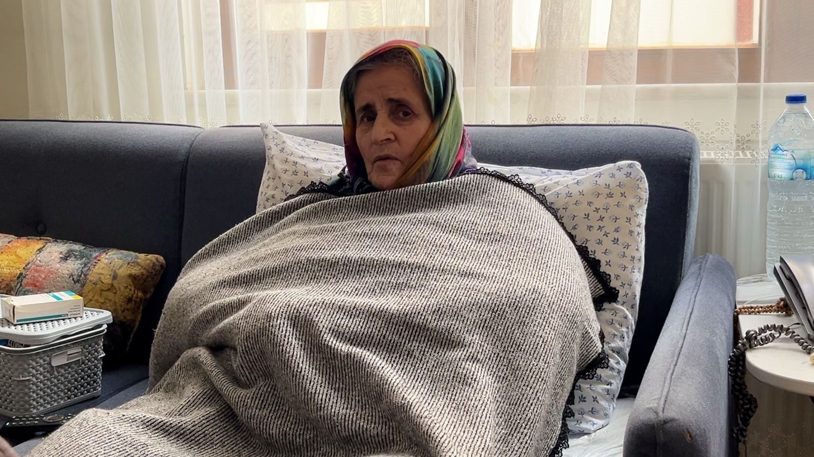 Yatalak Annesine Baktırılan Kadın Altınları Çaldı Mı2