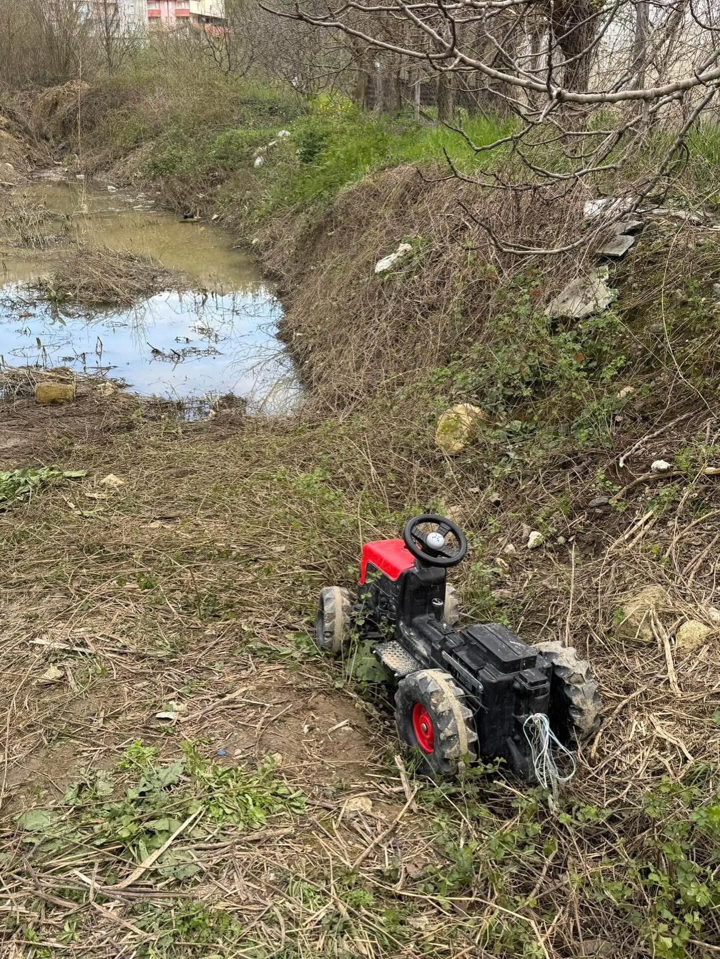 Yürekleri Yakan Olay! 12 Yaşındaki Çocuk Gölete Düştü Müdahalelere Rağmen Kurtarılamadı! 4