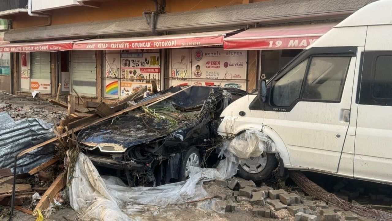 28 Yıl Sonra Benzer Felaketle Sarsıldılar Selin Yaraları Sarılıyor (5)