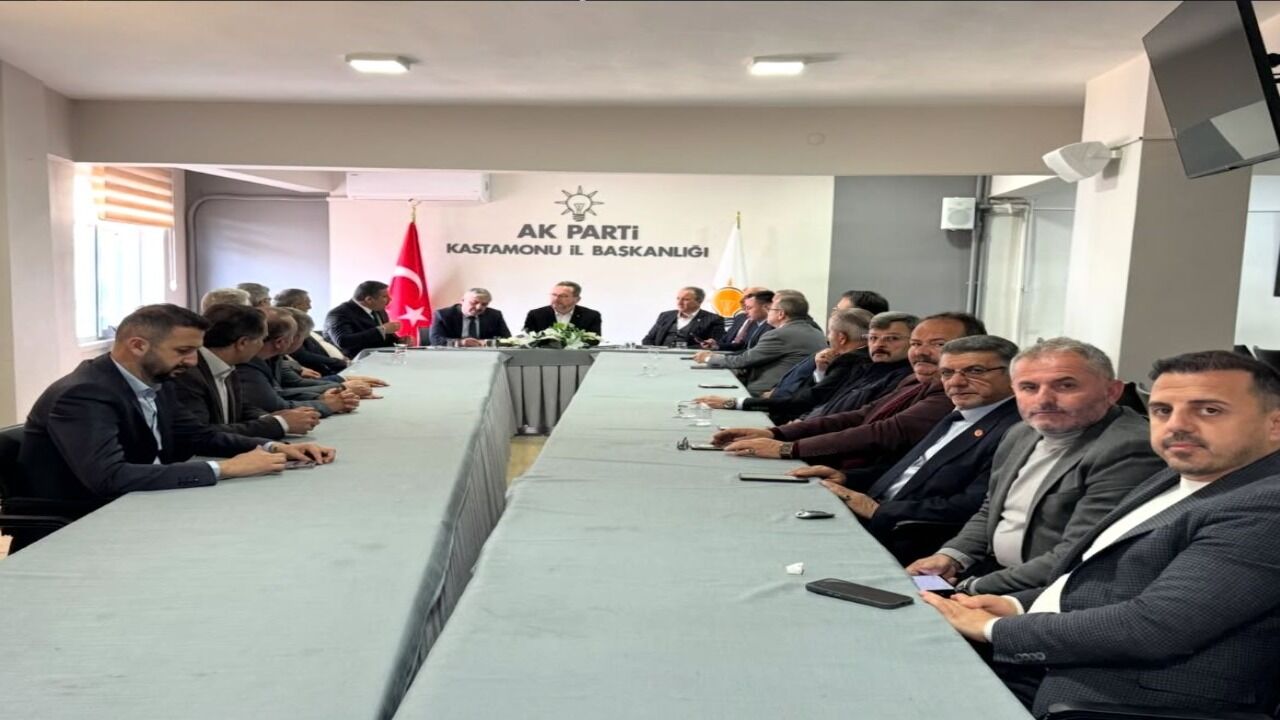 Akparti Il Toplantısı