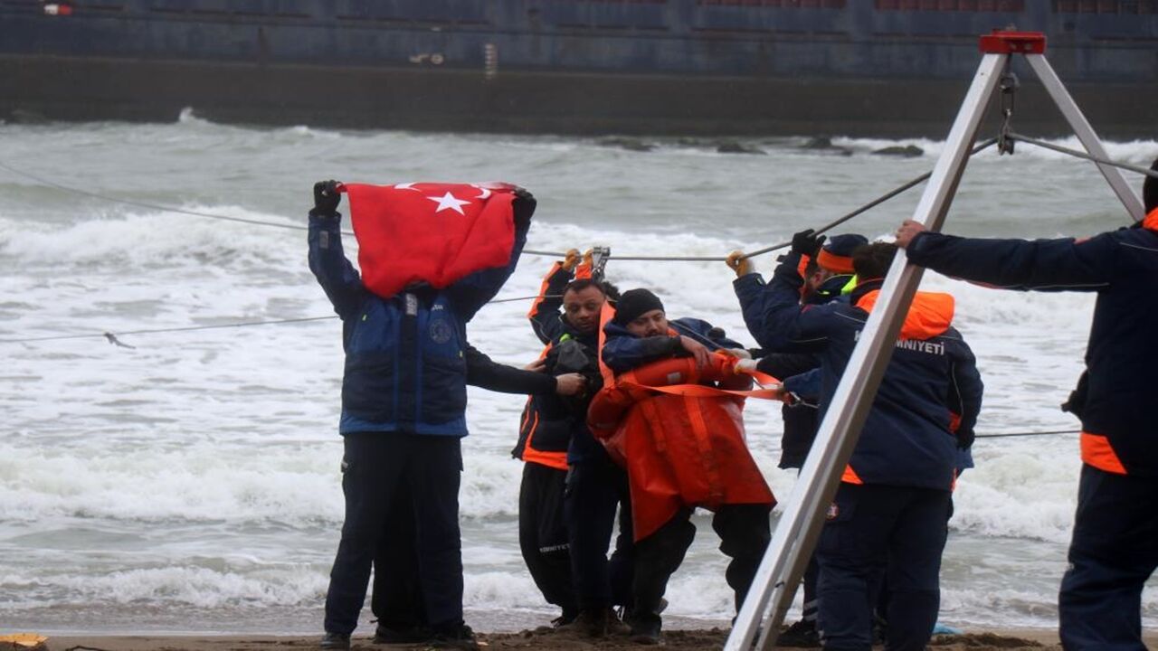 Bayraklı Gurur Yiğit Yıldırım Cideli (2)