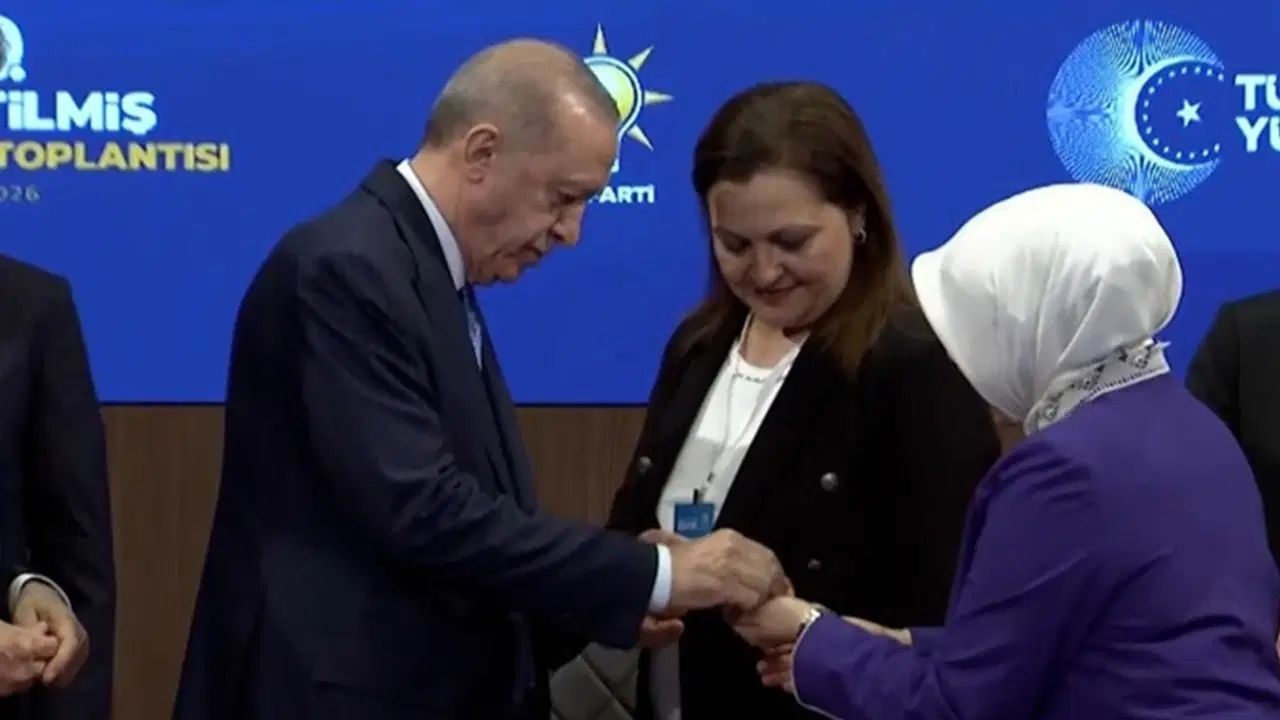 Burcu Köksal Rozet (1)