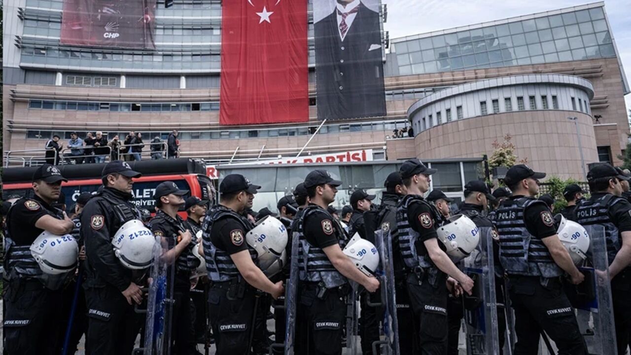 Chp Genel Merkez Polis (2)