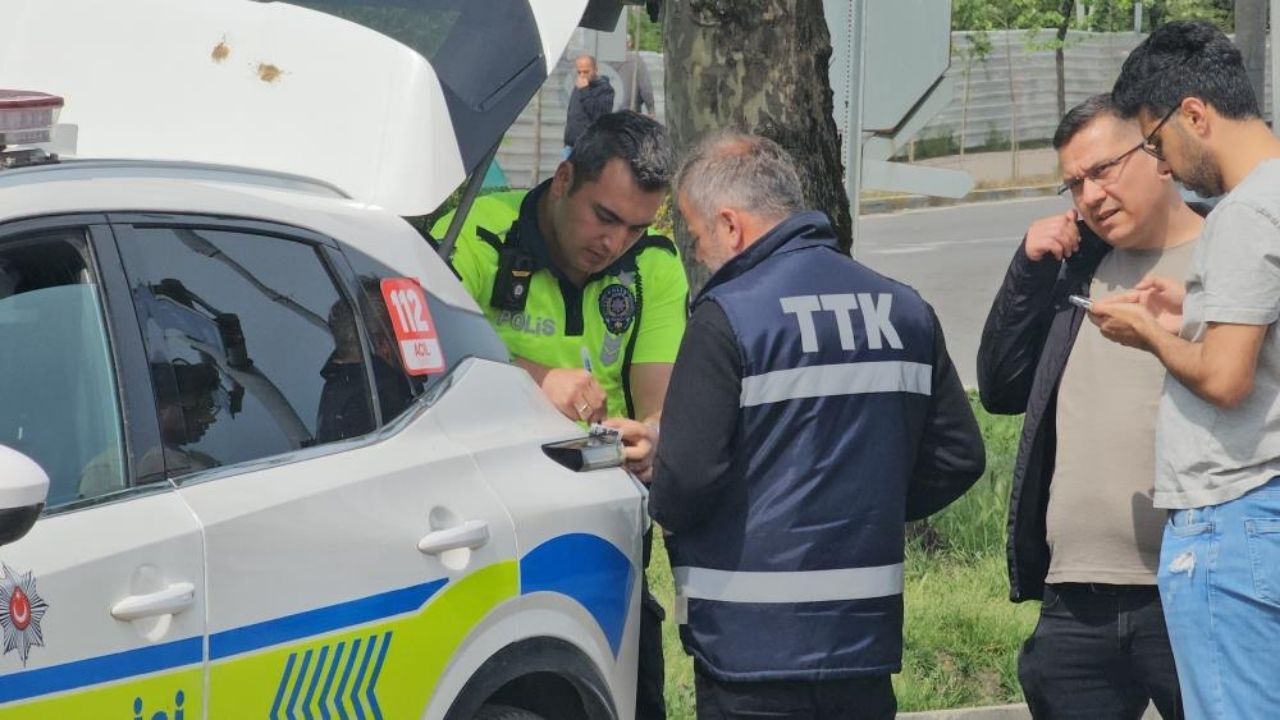 Faciaya Ramak Kaldı Yük Treni Polis Aracına Çarptı (1)