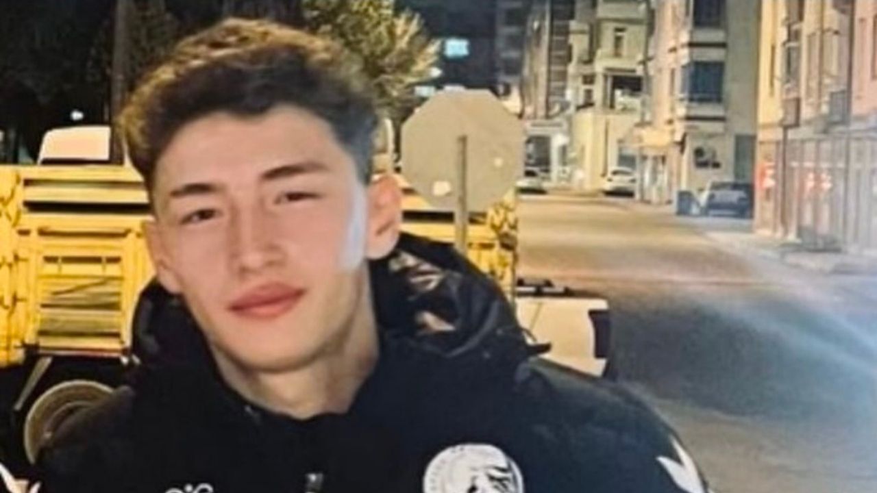Feci Kaza 16 Yaşındaki Futbolcu Hayatını Kaybetti (2)