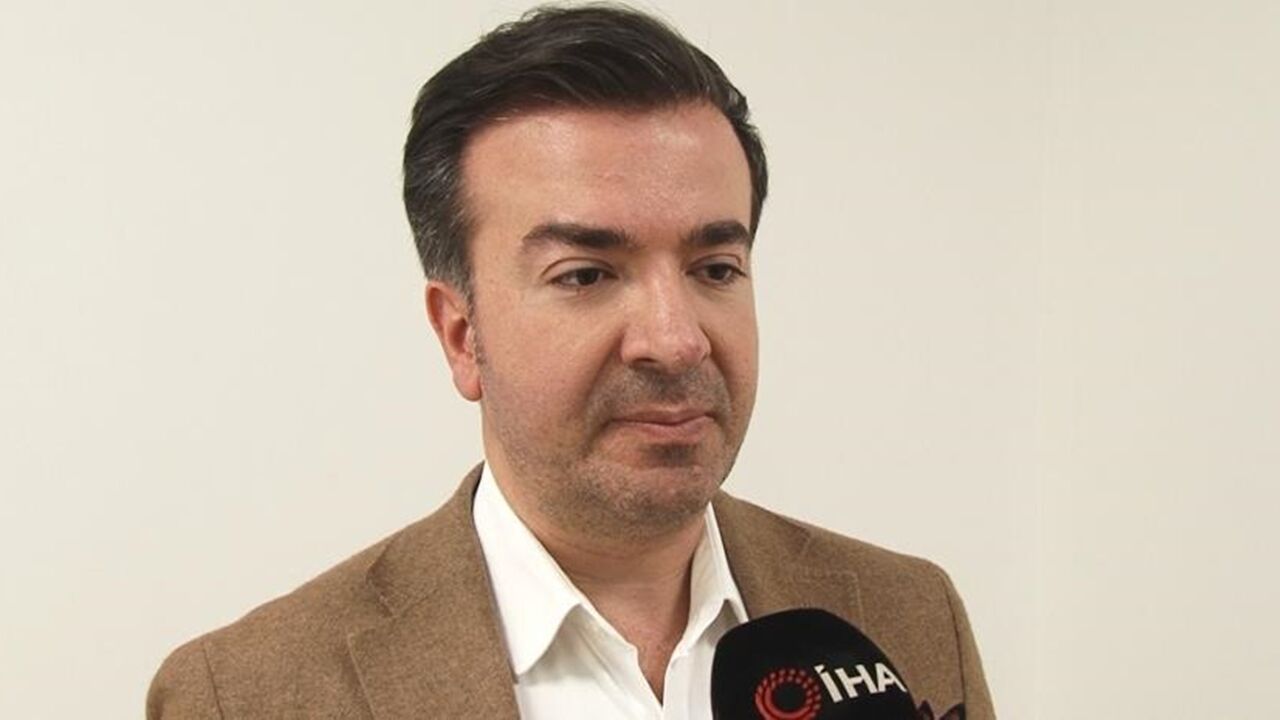 Gastroenteroloji Uzmanı Doç. Dr. Serdar Durak