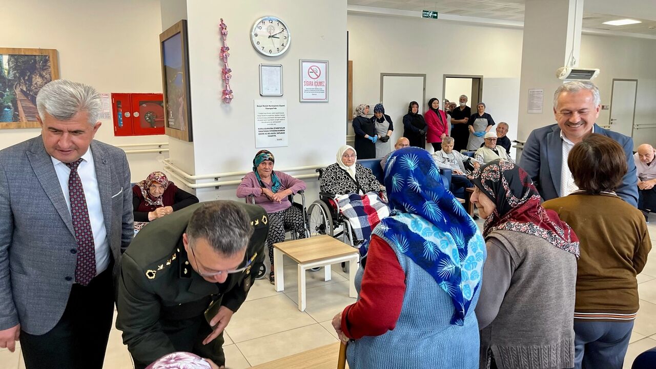 Huzurevinde Anneler Günü (4)