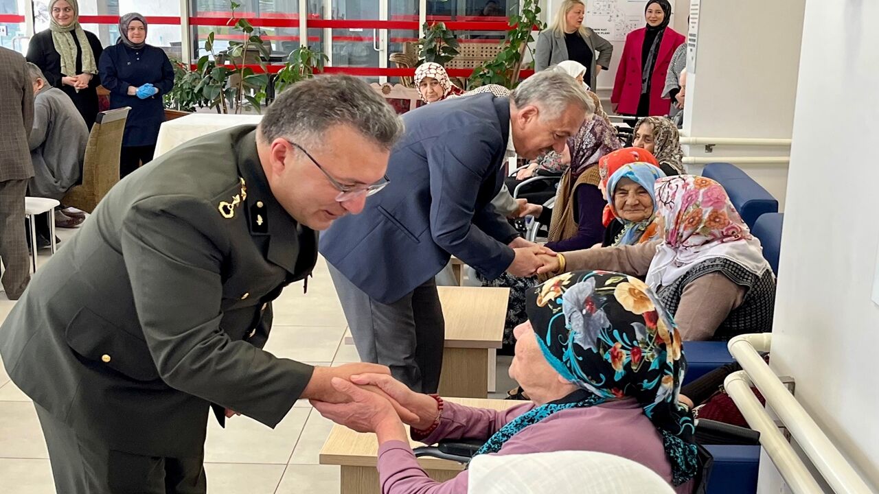 Huzurevinde Anneler Günü (5)