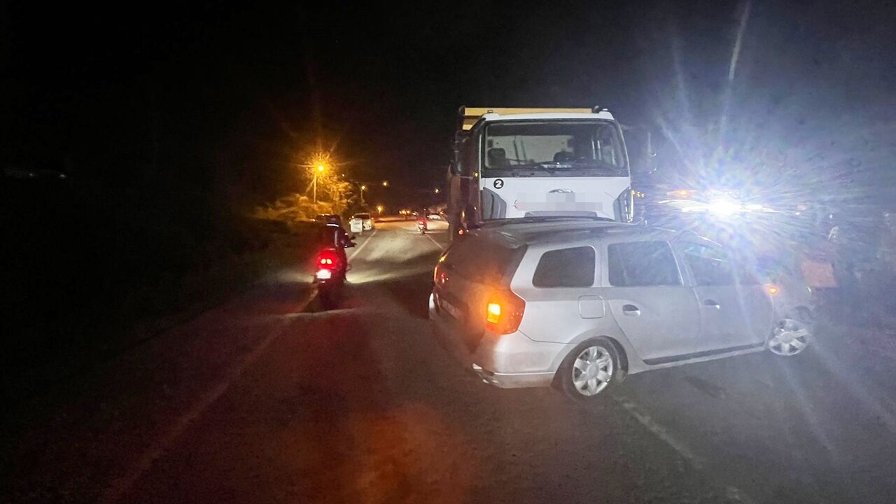 Inebolu Hafriyat Kamyonu Otomobil Çarpıştı (2)