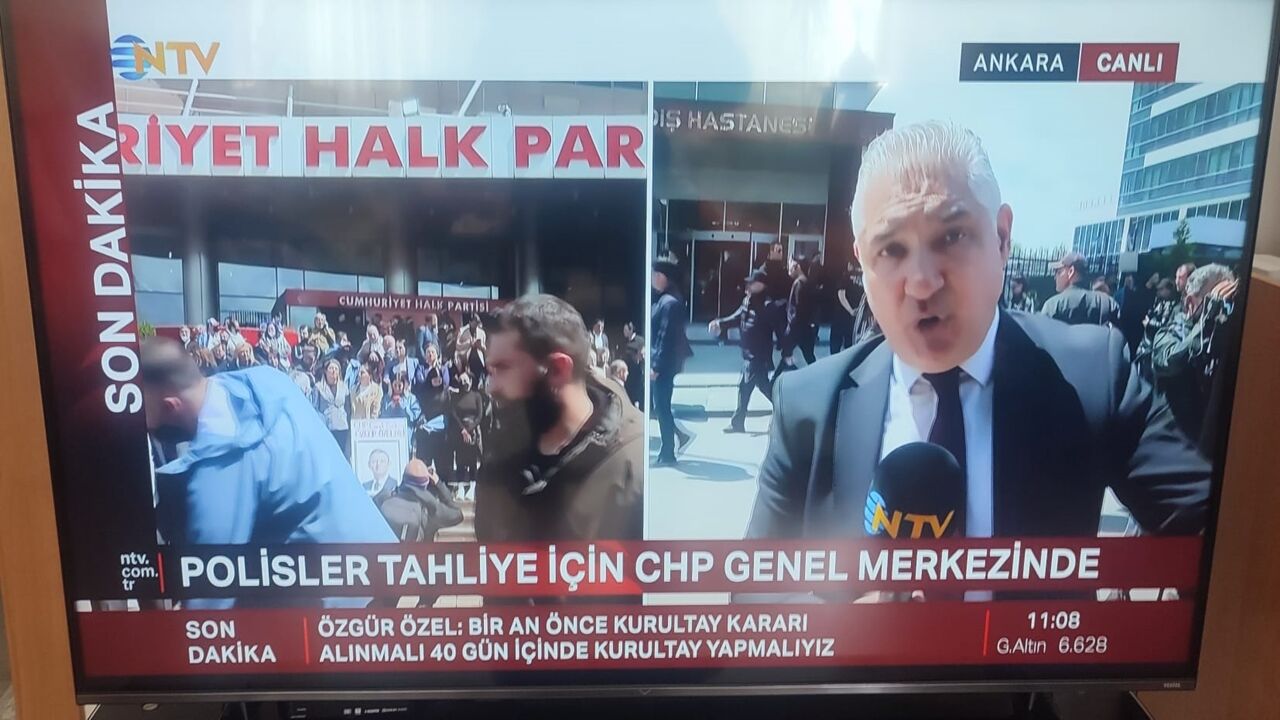 Izzet Sarı Chp Köşe (2)
