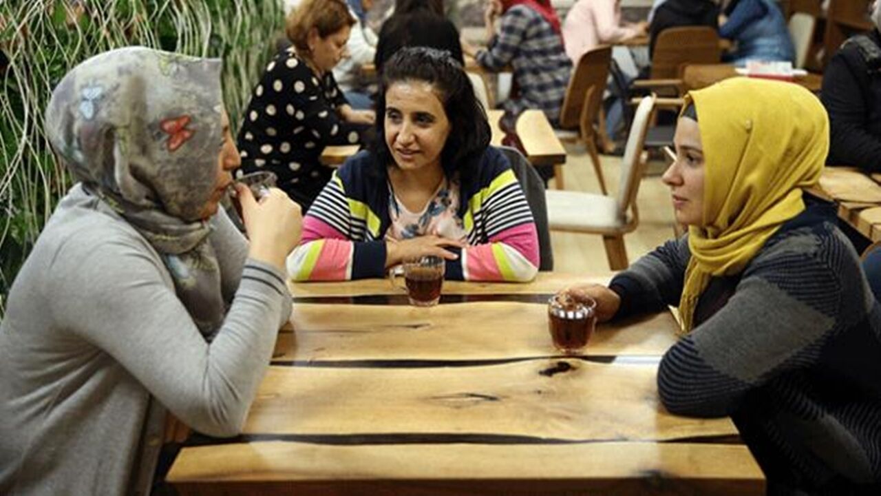 Kadınlar Kıraathanesi (1)