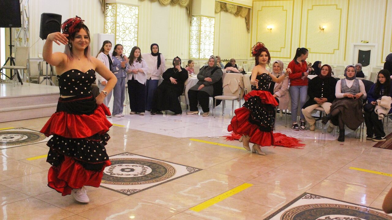 Kastamonu Ağlı Ilçe Kadınlara Özel (4)